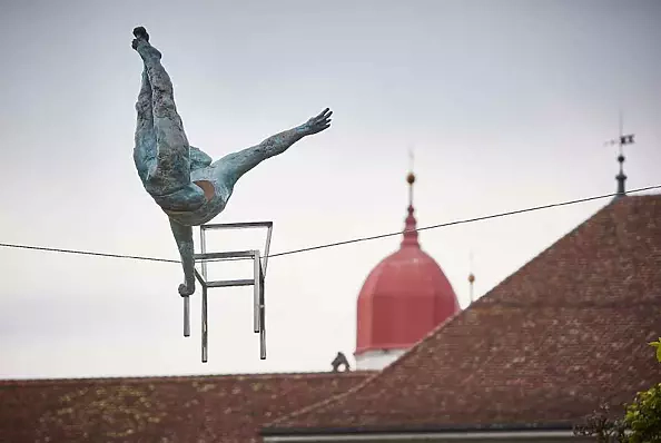 Jerzy Kędziora - Acrobat with a chair - BALANCE SCULPTURE
