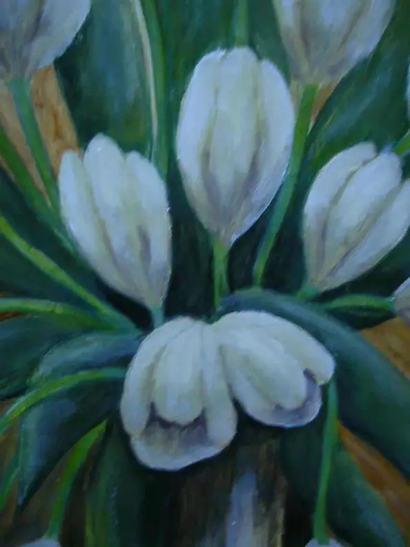 Małgorzata Grzechnik - Białe tulipany w białym wazonie.