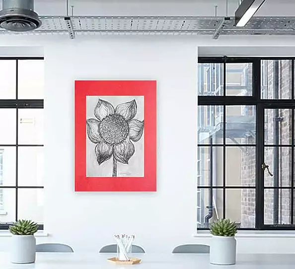 Anna Skowronek - Czarno biały rysunek z kwiatem