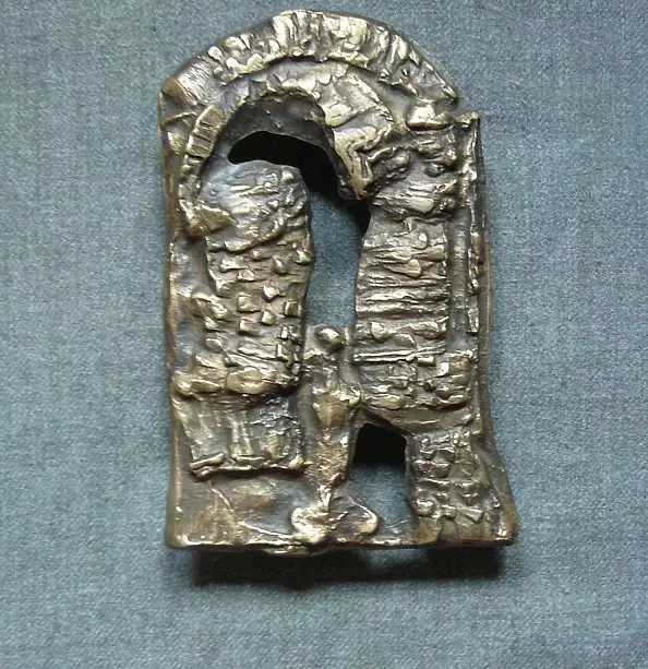 Weronika Okoń - Człowiek w ruinach