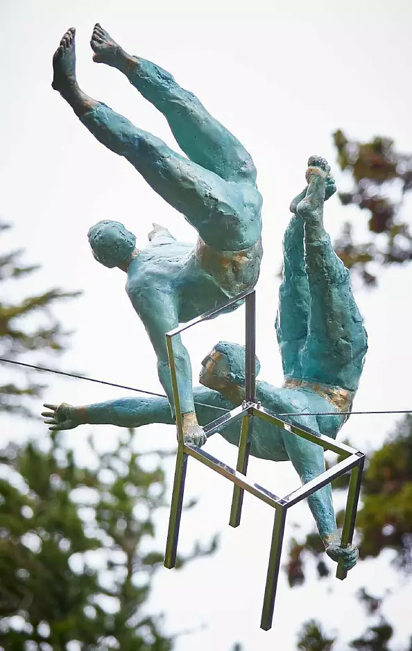 Jerzy Kędziora - Duo with a chair - BALANCED SCULPTURE