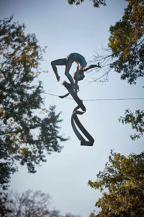 Jerzy Kędziora - Gymnast with a sash - BALANCE SCULPTURE