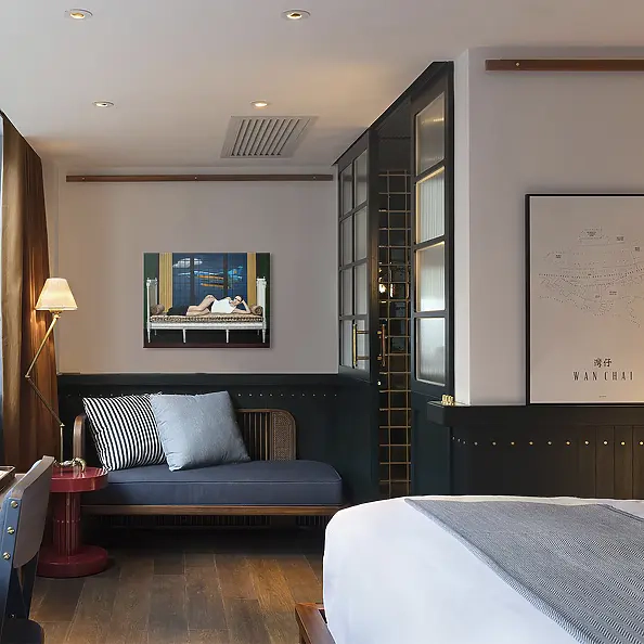 Nataliya Bagatskaya - The Dove of Peace, or the Ghost of Kiev