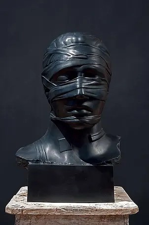   - Ikar z zasłoniętymi oczami II - RZEŹBA W BRĄZIE