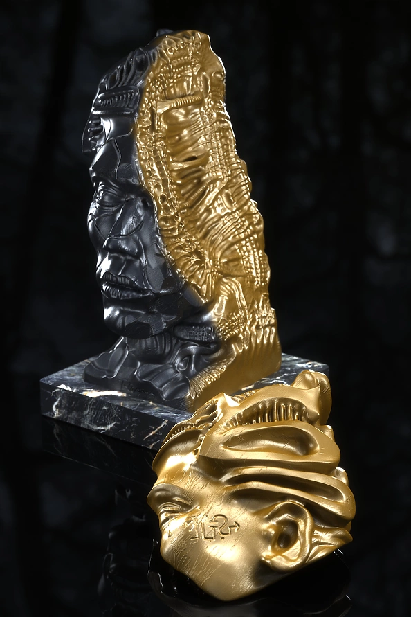 Krzysztof Plonka - Intropium bronze sculpture