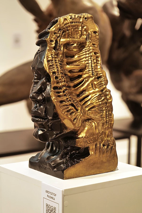 Krzysztof Plonka - Intropium bronze sculpture