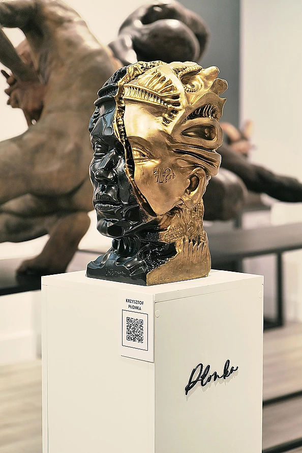 Krzysztof Plonka - Intropium bronze sculpture