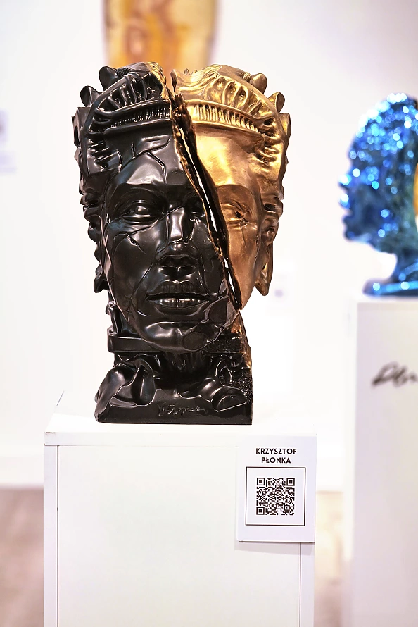 Krzysztof Plonka - Intropium bronze sculpture