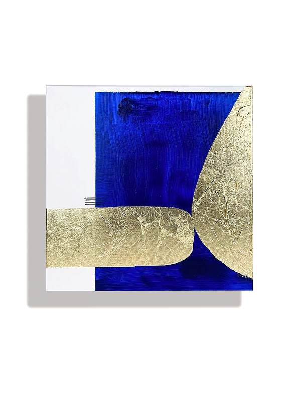 Emilia Piesik - Navy blue contrasts