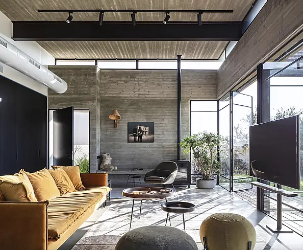 Nataliya Bagatskaya - A Cat, a Hat & a Hell of a Night