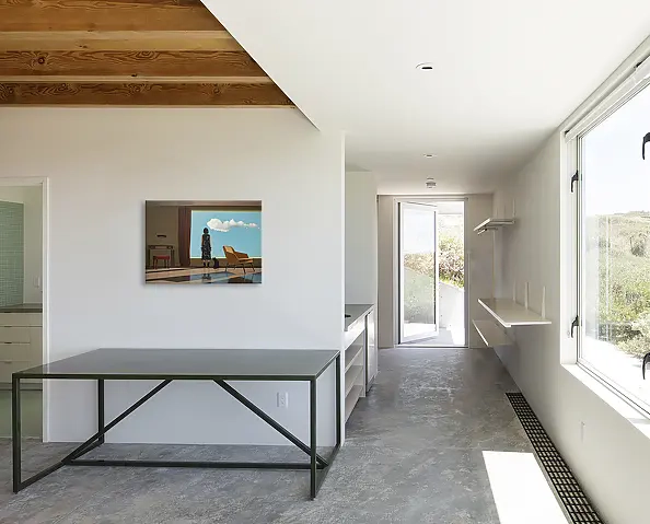 Nataliya Bagatskaya - The Cat Meditates, the Cloud Observes