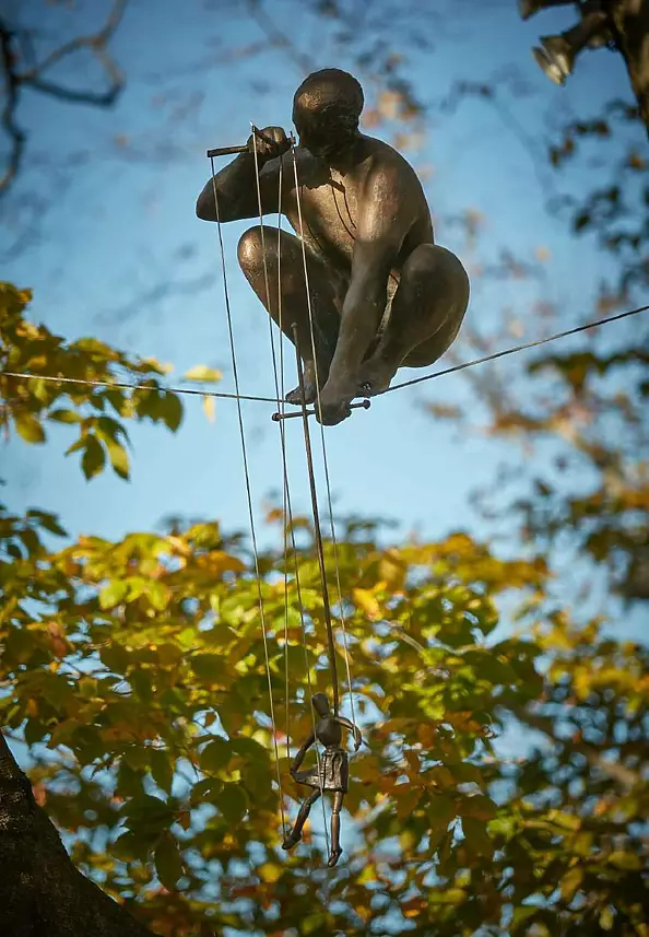 Jerzy Kędziora - Puppeteer - BALANCED SCULPTURE