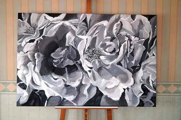 Ewa Słodzińska - Monochromatic roses