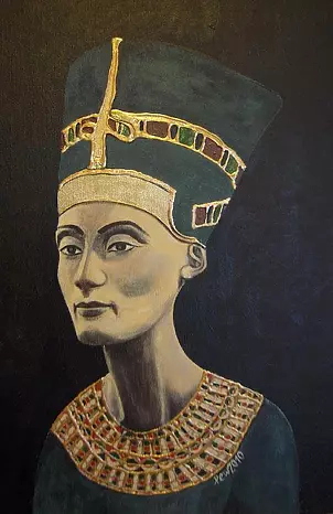 Ewa Pluskiewicz - Nefertiti