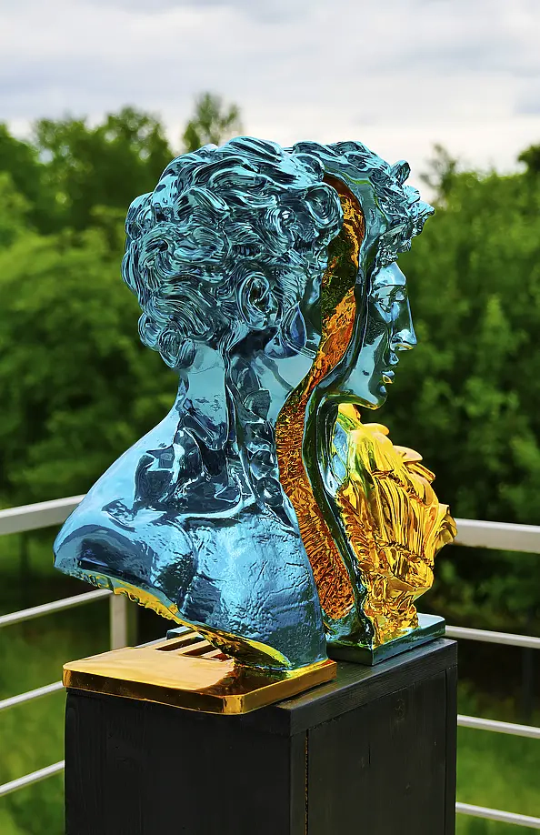 Krzysztof Plonka - PERSEUS TURQUOISE GOLD rzeźba 