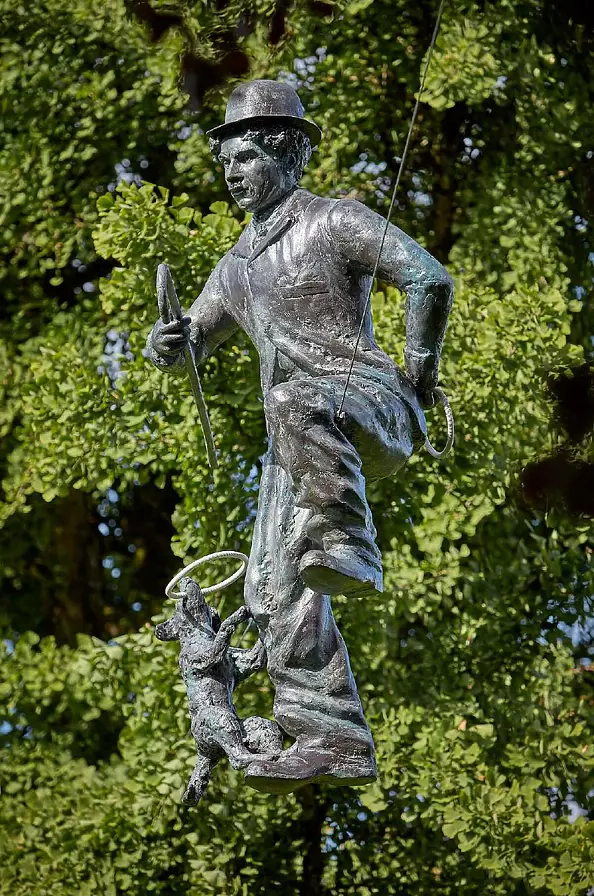 Jerzy Kędziora - Pieskie życie - RZEŹBA BALANSUJĄCA