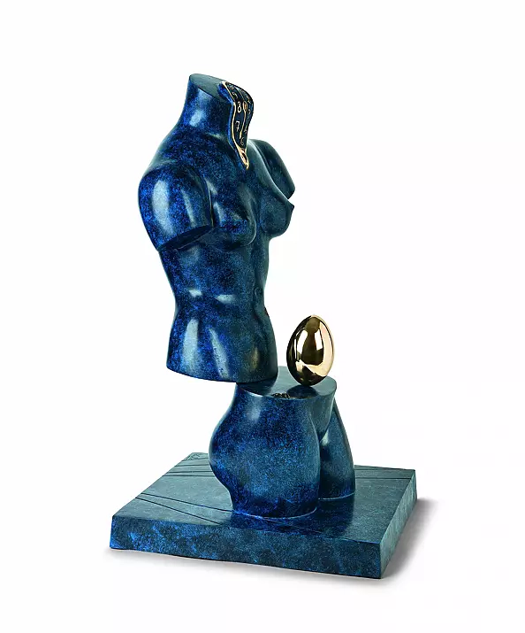 Salvador Dali - spatial Venus