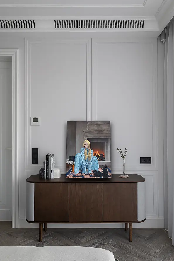 Nataliya Bagatskaya - By the fireplace