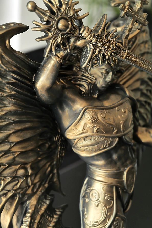 Krzysztof Plonka - Rzeźba " Decretation Divinorum "