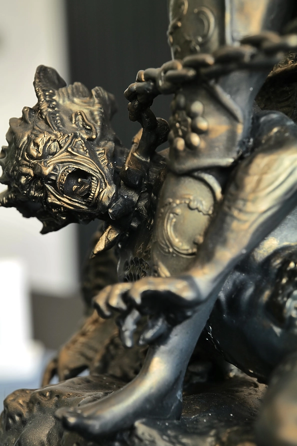 Krzysztof Plonka - Rzeźba " Decretation Divinorum "