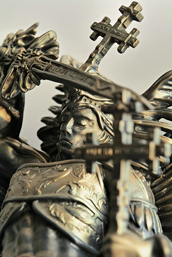 Krzysztof Plonka - Rzeźba " Decretation Divinorum "