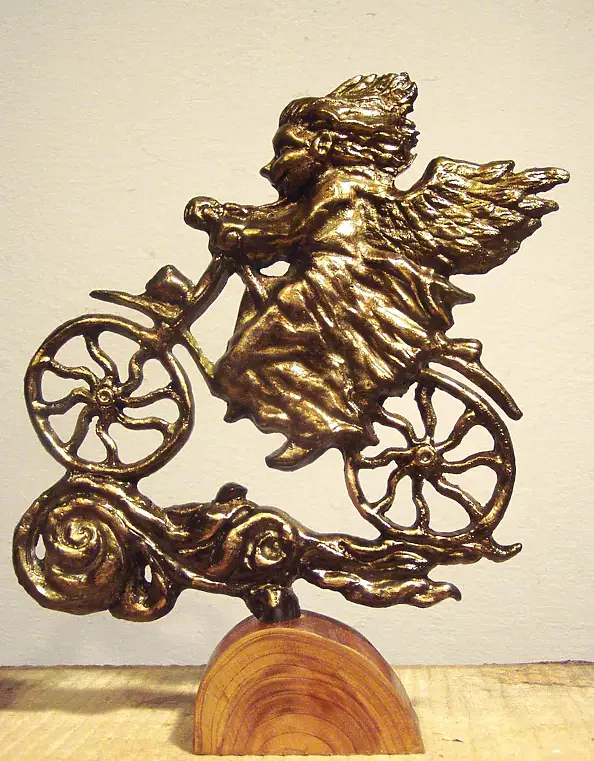 Krzysztof Śliwka - Sculpture of a cyclist angel