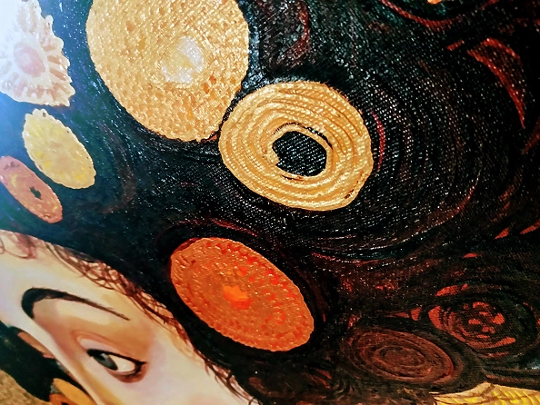 Magda Malinowska - Bathed in gold