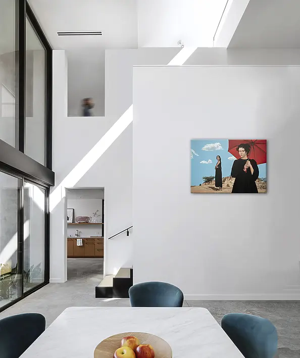 Nataliya Bagatskaya - Stroll Under the Red Umbrella