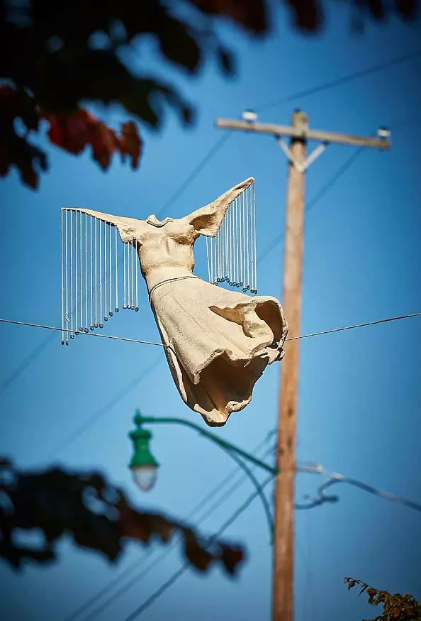 Jerzy Kędziora - Winged - BALANCED SCULPTURE