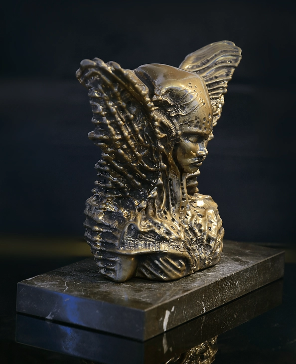 Krzysztof Plonka - EVA Rzeźba