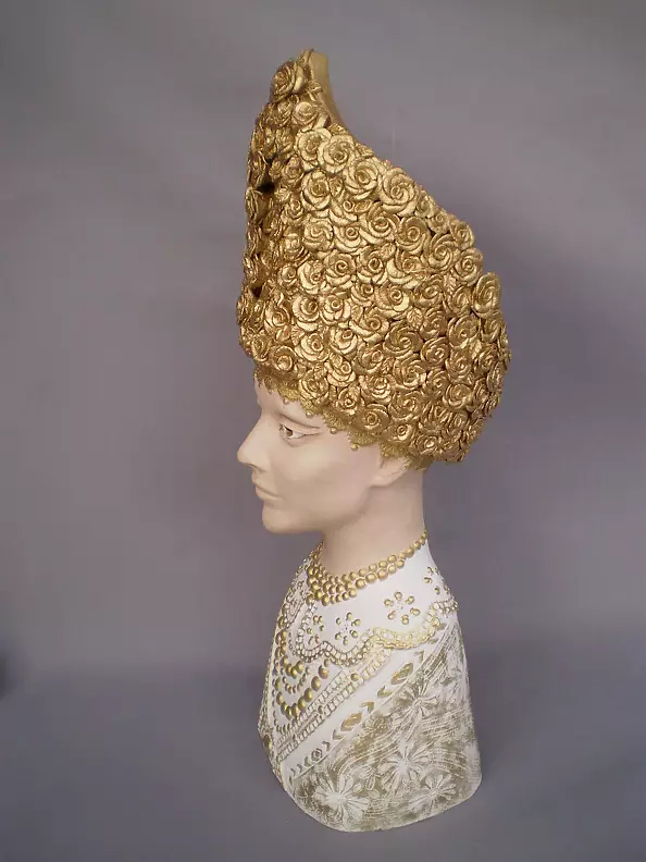 Dominika Rumińska - sculpture Golden coif